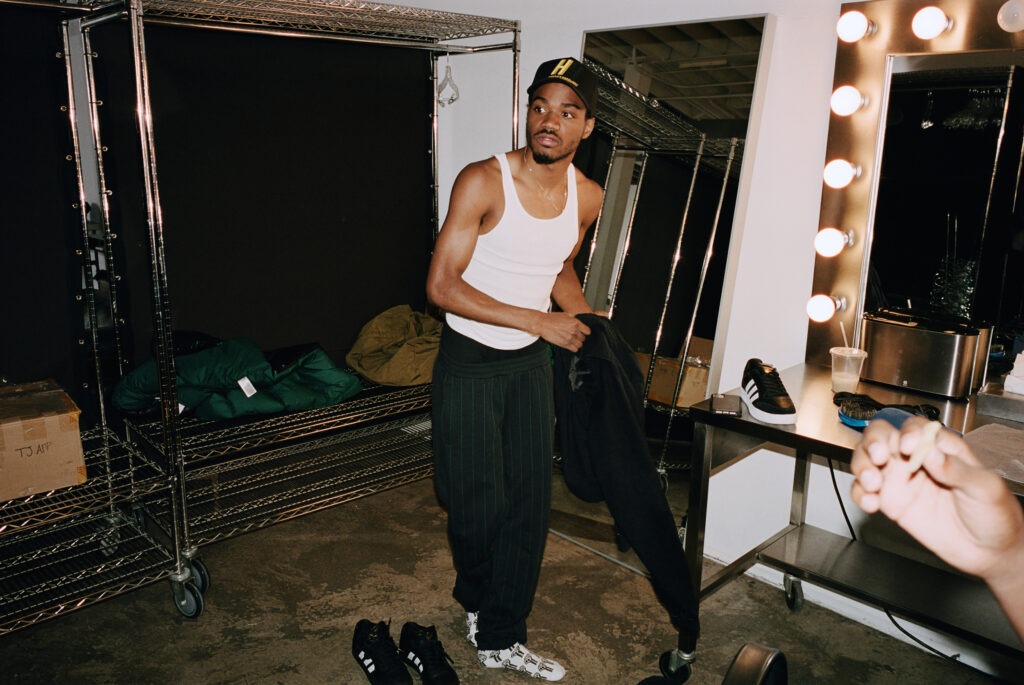【貴重】1988年製adidas 「ALL BLACK」ラグビーボール adidas Skateboarding Debuts Tyshawn Jones' Limited Edition